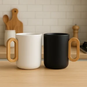 TAZA DE CERÁMICA Y ASA DE BAMBÚ NEGRA